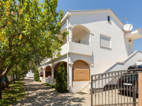 Гостиница Apartment Tino - ZAD510  Сукосан